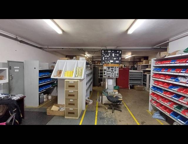 INDUSTRIAL PROPERTY TO RENT IN ROOIHUISKRAAL NORTH